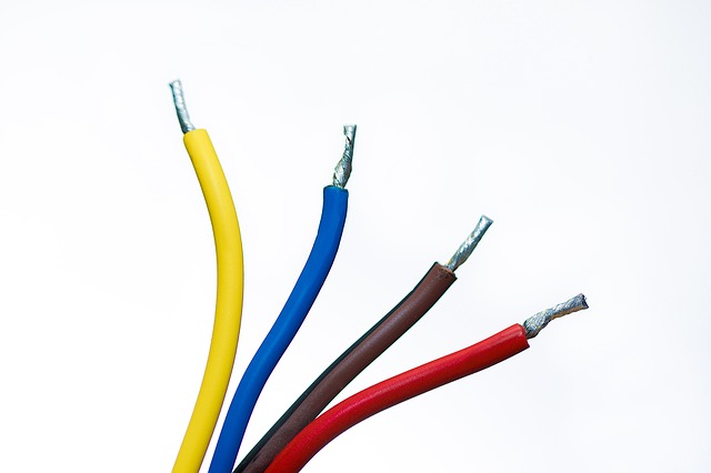 Mecanismos y material eléctrico